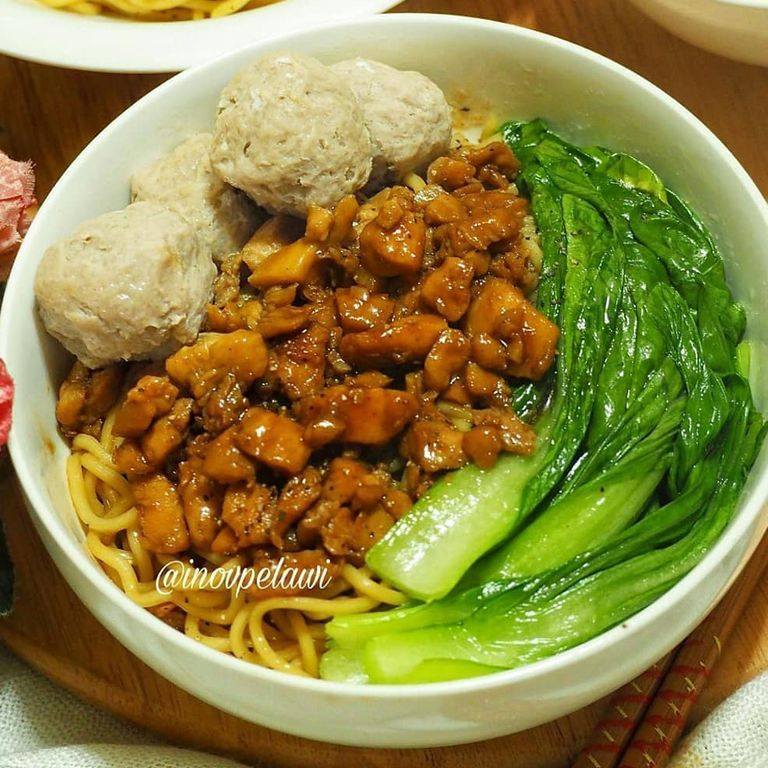 Mie ayam by inovpelawi