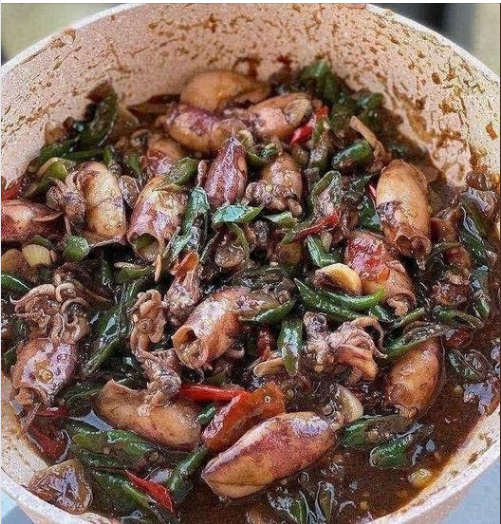 Oseng cumi hitam pedas berkuah