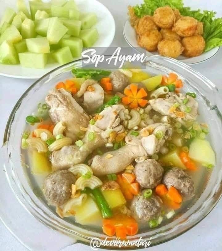 Sop ayam bakso
