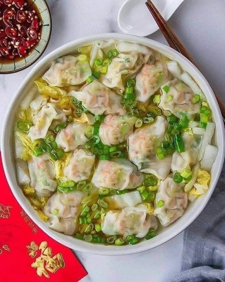 Sop pangsit sayur vegan⁣